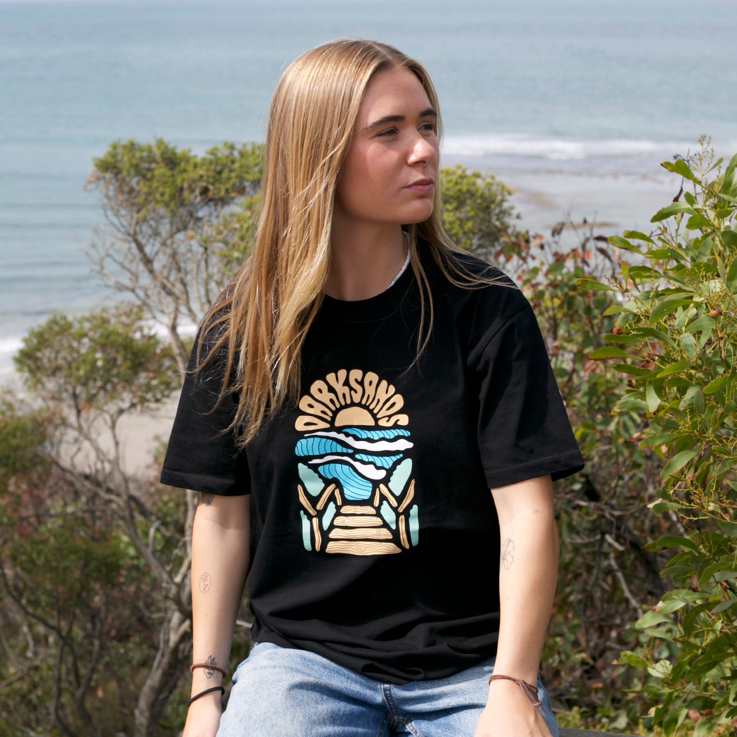 CLASSIC TEE - SUNRISE PRINT - BLACK